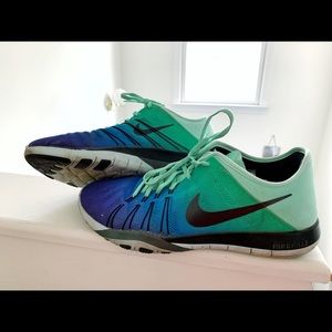 Ombré blue green Nike sneakers women’s 10